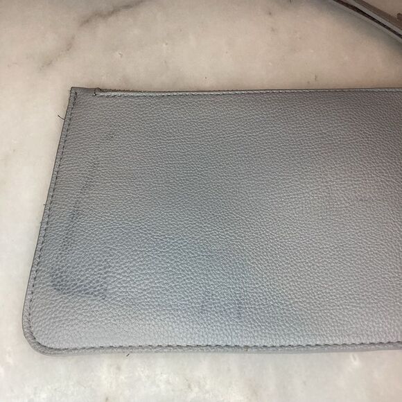 Pandora Limited Edition Faux Pebbled Leather Disney Large Pouch Wristlet Clutch - Picture 7 of 10